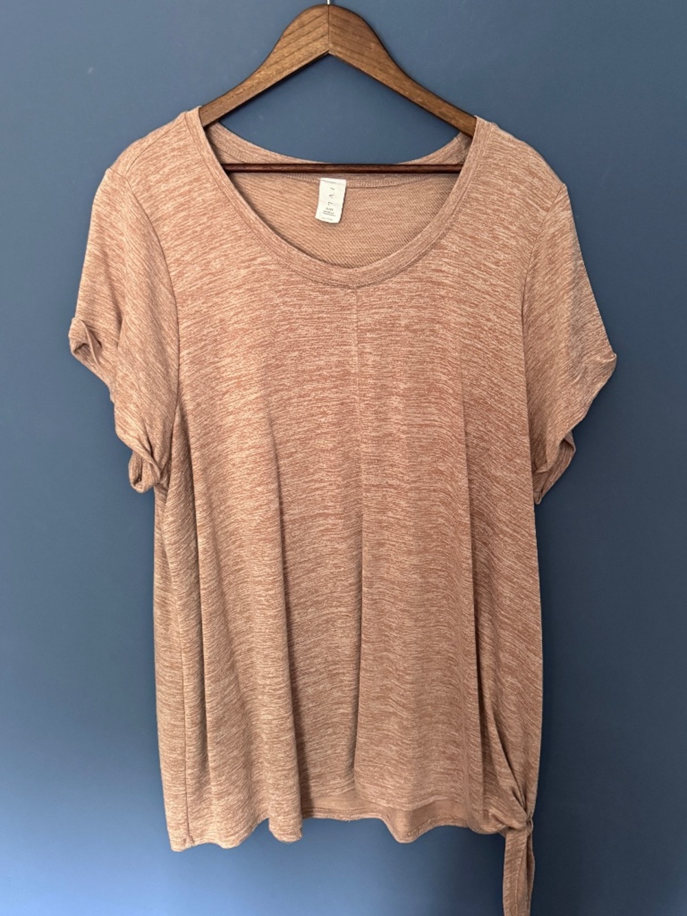 LIVI active athleisure top in Size 26/28 in EUC